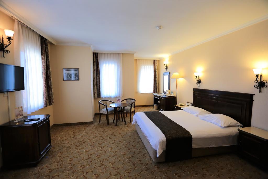 Montania Town Hotel Mudanya Бурса Екстер'єр фото